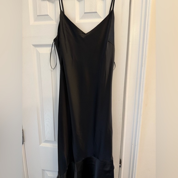 Steve Madden Lucielle
Handkerchief Hem Satin Slipdress size L - Picture 8 of 11